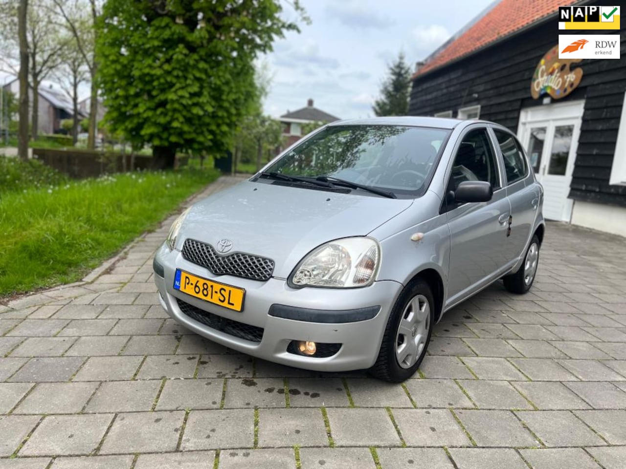 Toyota Yaris - 1.3 VVT-i Luna Airco | Lage KM! - AutoWereld.nl