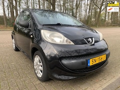 Peugeot 107 - 1.0-12V XR Benzine 124xxx Km Rijdt en schakelt perfect Zeer zuinig in verbruik en belastin