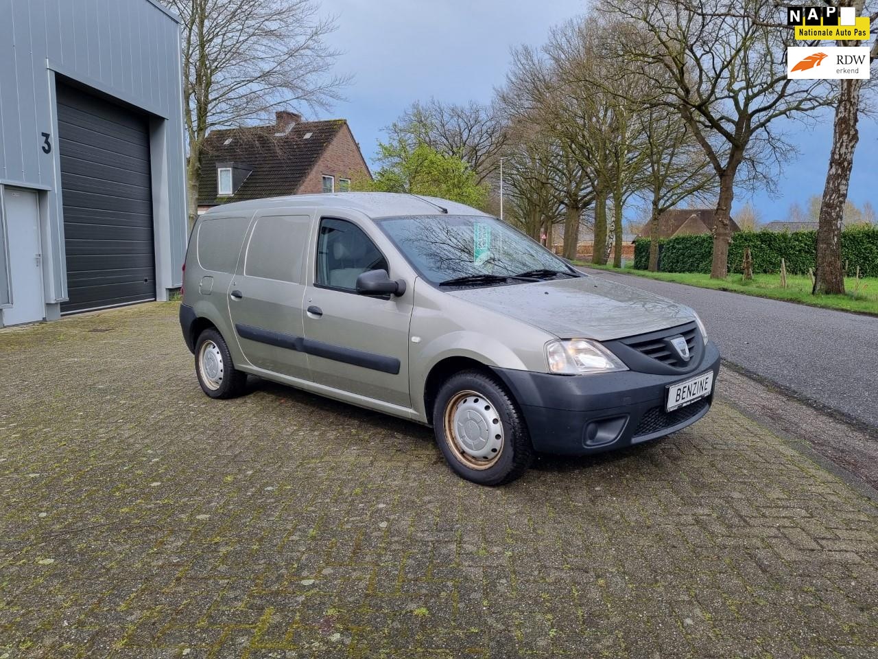 Dacia Logan - KANGOO 1.6 BENZINE 80000KM 25 EURO WEGENBEL - AutoWereld.nl