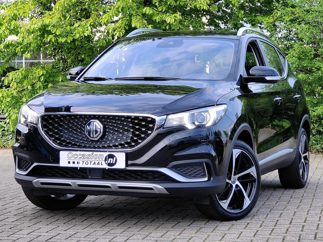 MG ZS - EV Luxury | Trekhaak | Panorama | Keyless | Carplay | Stoelverwarming | Leder - AutoWereld.nl