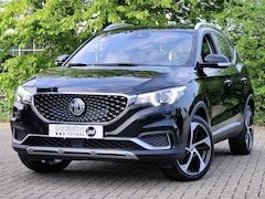 MG ZS - EV Luxury| 263 km Range | Trekhaak | Panorama | Keyless | Carplay | Stoelverwarming | Lede