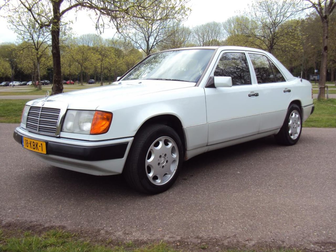 MercedesBenz 200500 (W124) 300 E...APK 02052025 1992 Benzine