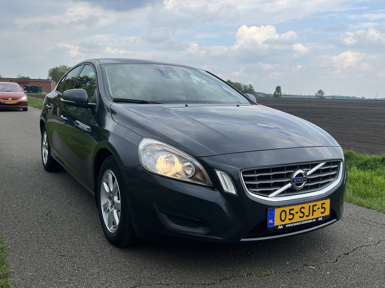 Volvo S60 - 1.6 T3 Kinetic / NAVI / ECC / CRUISE - AutoWereld.nl