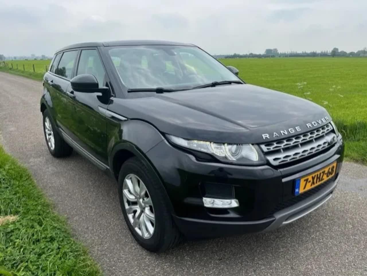 Land Rover Range Rover Evoque - 2.2 TD4 4WD Prestige 2.2 TD4 4WD Prestige - AutoWereld.nl