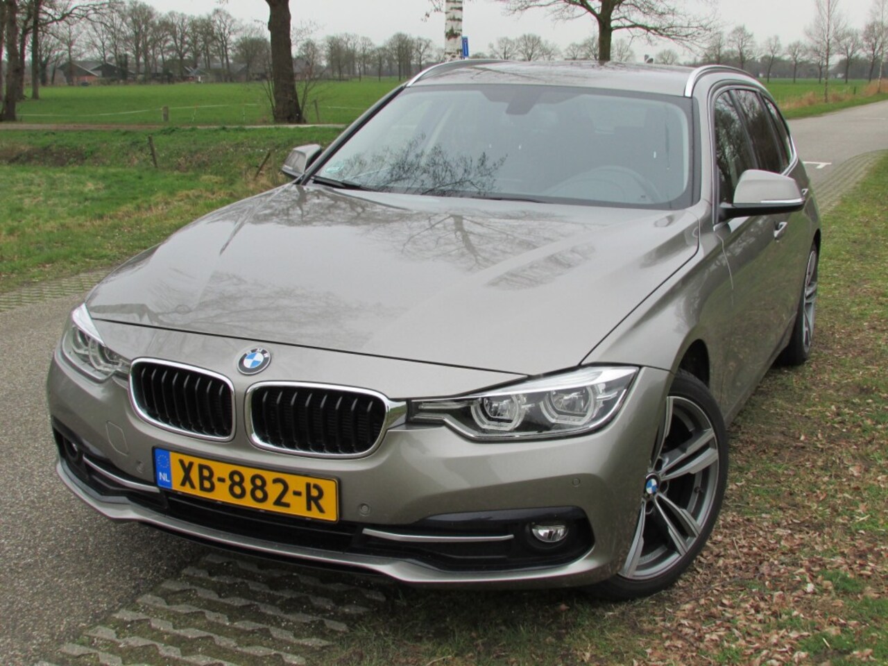 BMW 3-serie - 318D LUXURY LINE / LED / LEDER/ 2018 / 18inch - AutoWereld.nl