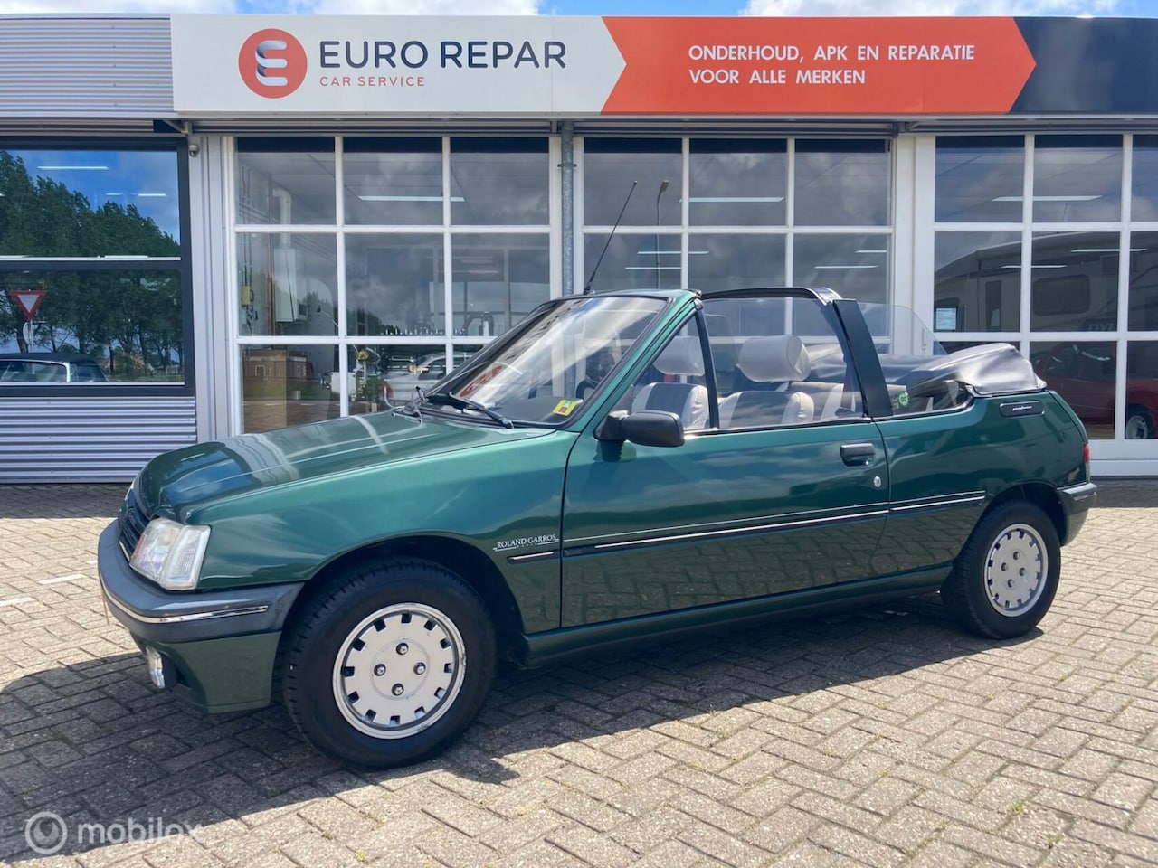 Peugeot 205 - 1.4 Roland Garros Cabriolet - AutoWereld.nl