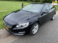 Volvo V60 - 1.6 T3 Momentum keurig onderhouden Navigatie, trekhaak