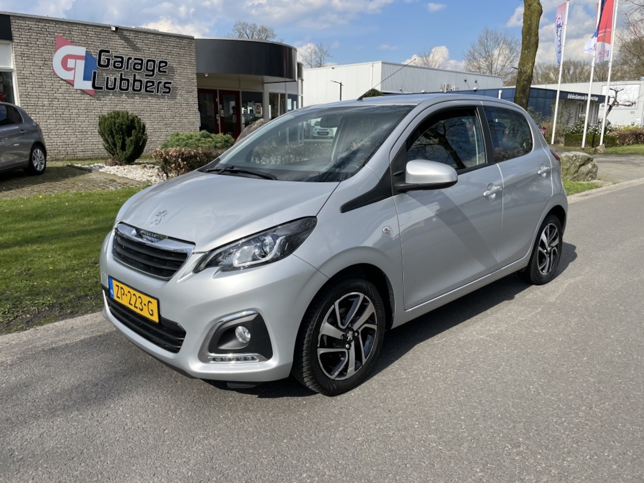 Peugeot 108 - 1.0 e-VTi Blue Lease Executive 1.0 e-VTi Blue Lease Executive - AutoWereld.nl