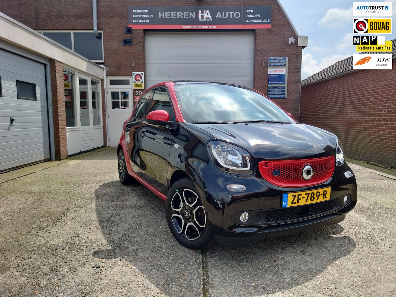 Smart Forfour - EQ comfort PLUS EQ Comfort PLUS, Navigatie, stoelverwarming, zonnedak, 1e eigenaar - AutoWereld.nl