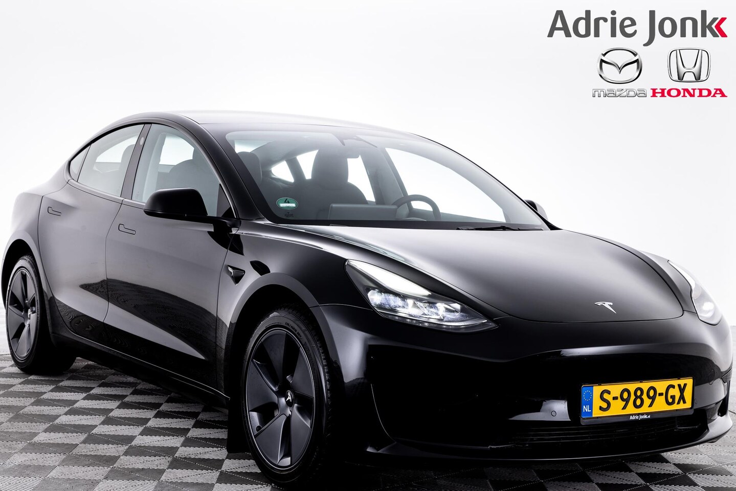 Tesla Model 3 - Standard RWD Plus | AutoPliot | Panodak | Elektr.a.klep | Adap.Cruise | 18 inch | Full Map - AutoWereld.nl