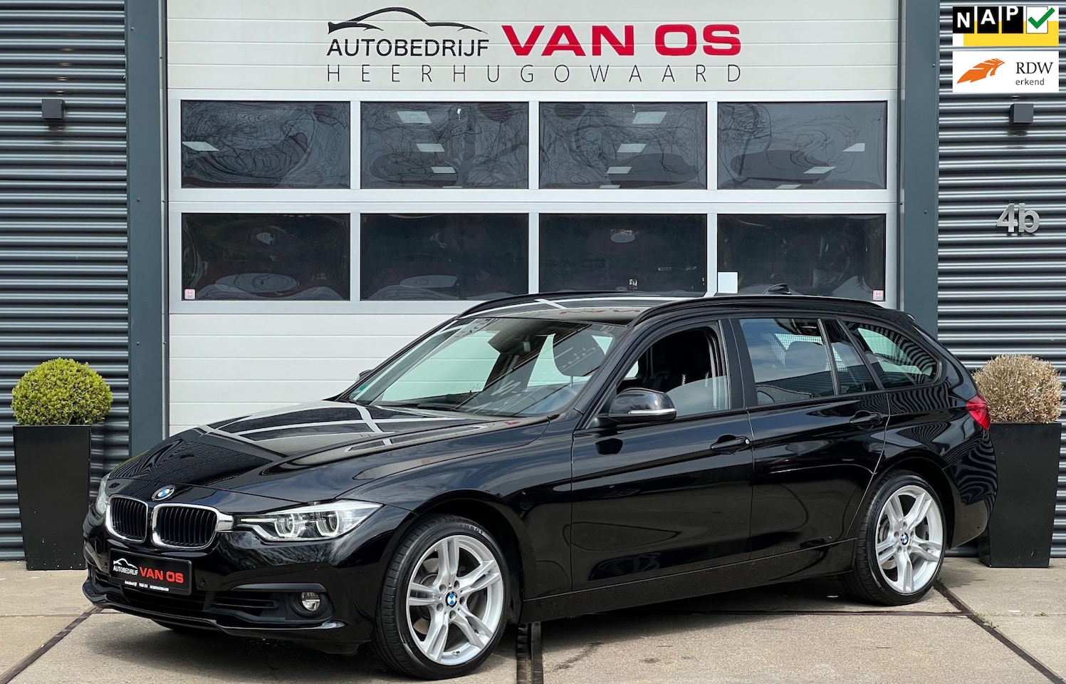 BMW 3-serie Touring - 318i High Ex. Automaat / Led / Navi / Dealer onderhouden - AutoWereld.nl