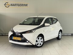 Toyota Aygo - 1.0 VVT-i X-Play 69pk 5D * Airco / Camera / BT / USB