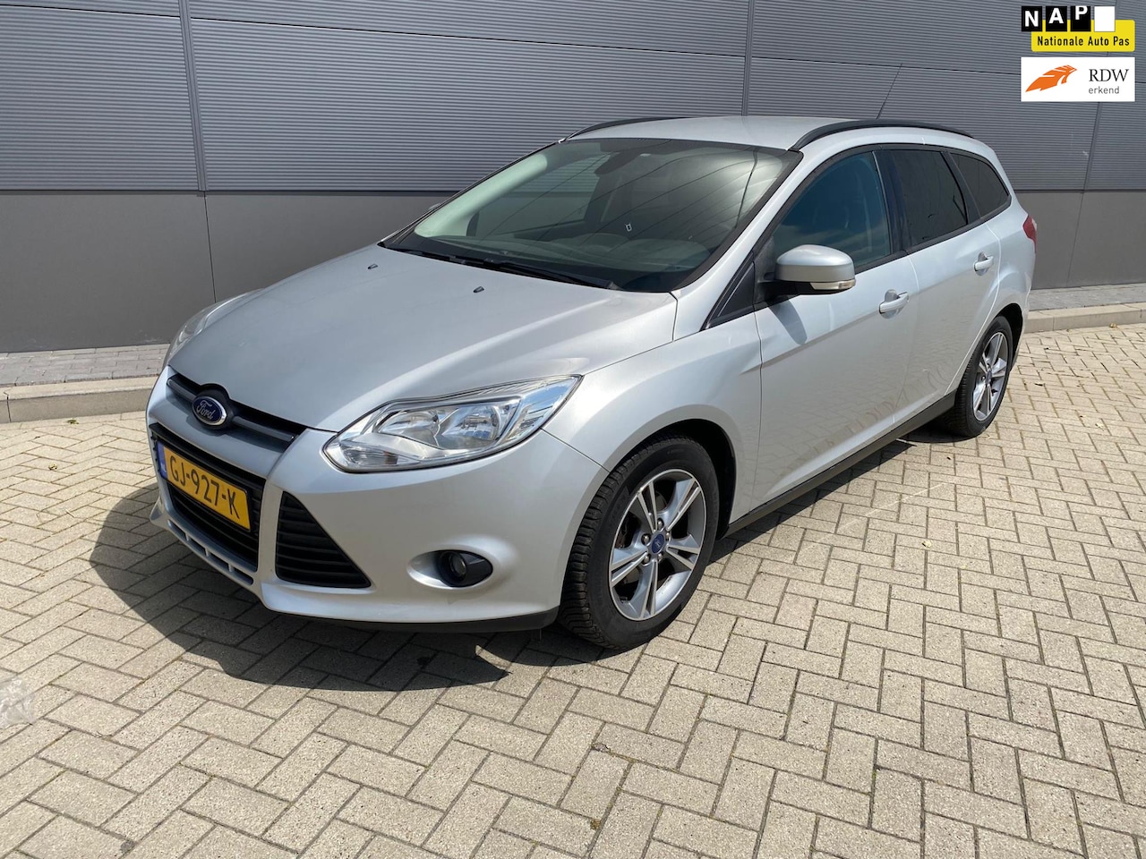 Ford Focus Wagon - 1.0 EcoBoost Titanium 1.0 EcoBoost Titanium - AutoWereld.nl