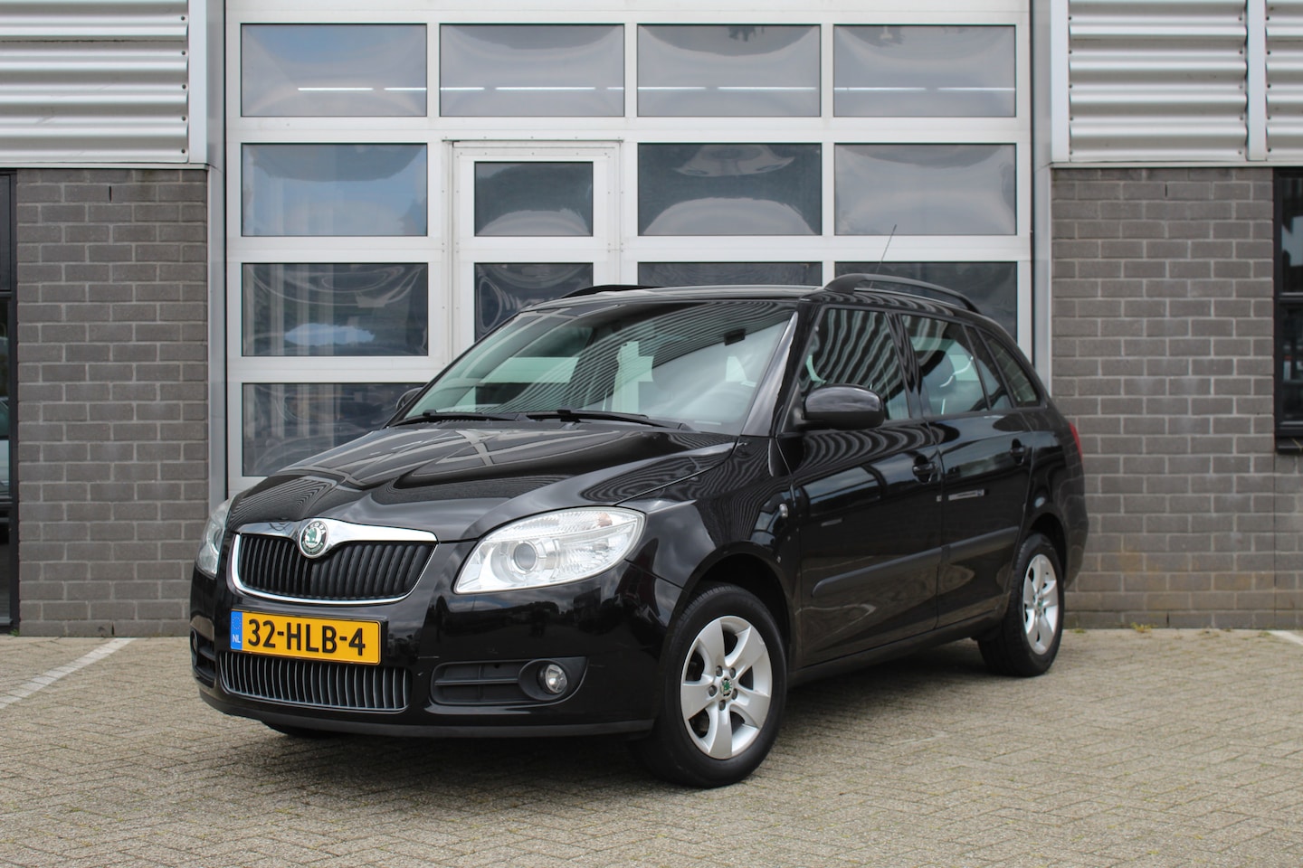 Skoda Fabia Combi - 1.4-16V Elegance / Climate / Cruise / Trekhaak / N.A.P. - AutoWereld.nl