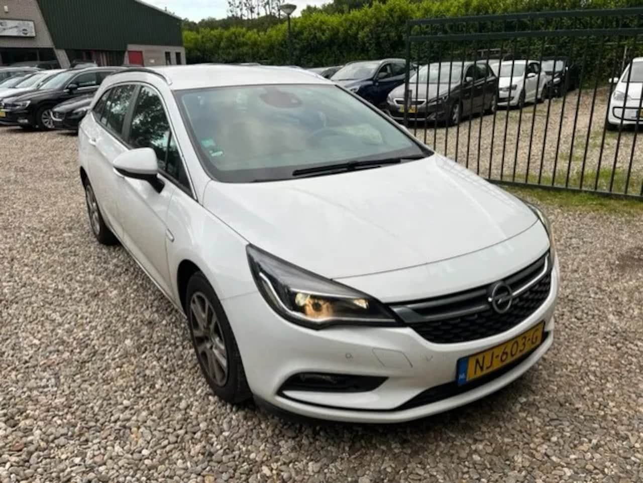 Opel Astra Sports Tourer - SPORTS TOURER+ ASTRA SPORTS TOURER+ - AutoWereld.nl