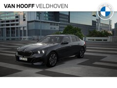 BMW 5-serie - 520i M Sport Automaat / M Sportonderstel / Parking Assistant Plus / Harman Kardon / M Spor