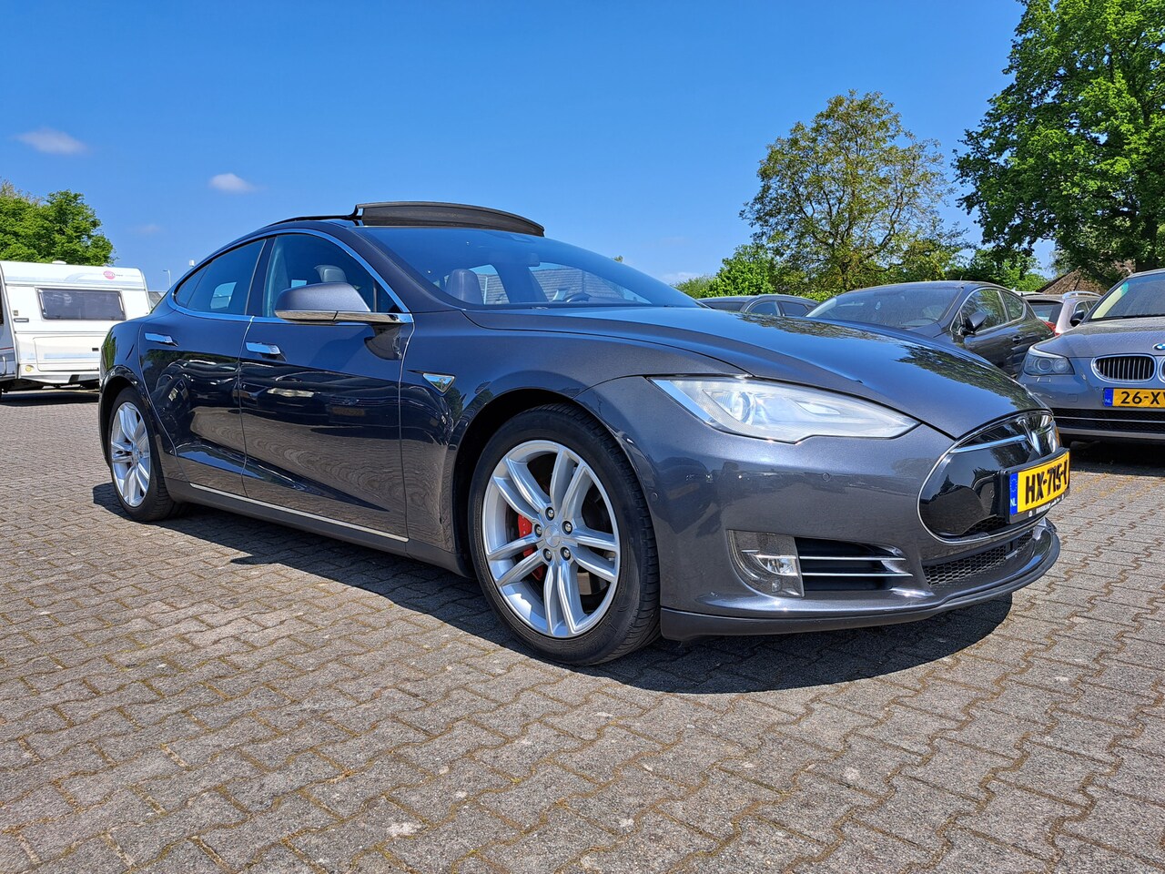 Tesla Model S - 85D Performance *AUTO-PILOT | AIR-SUSPENSION | PANO | VOLLEDER | KEYLESS | CAMERA | XENON - AutoWereld.nl