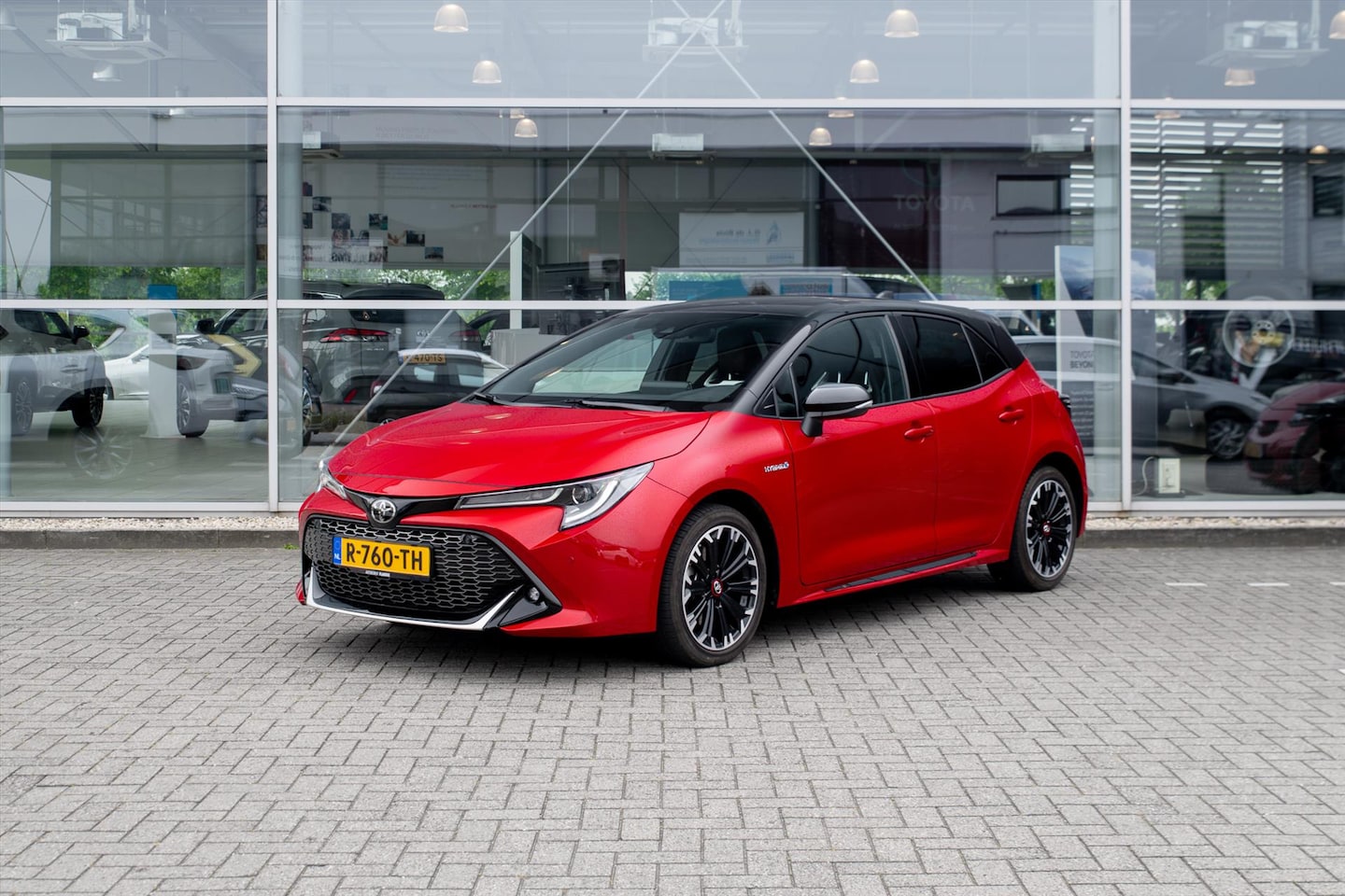 Toyota Corolla - 2.0 Hybrid 184pk CVT GR Sport - AutoWereld.nl