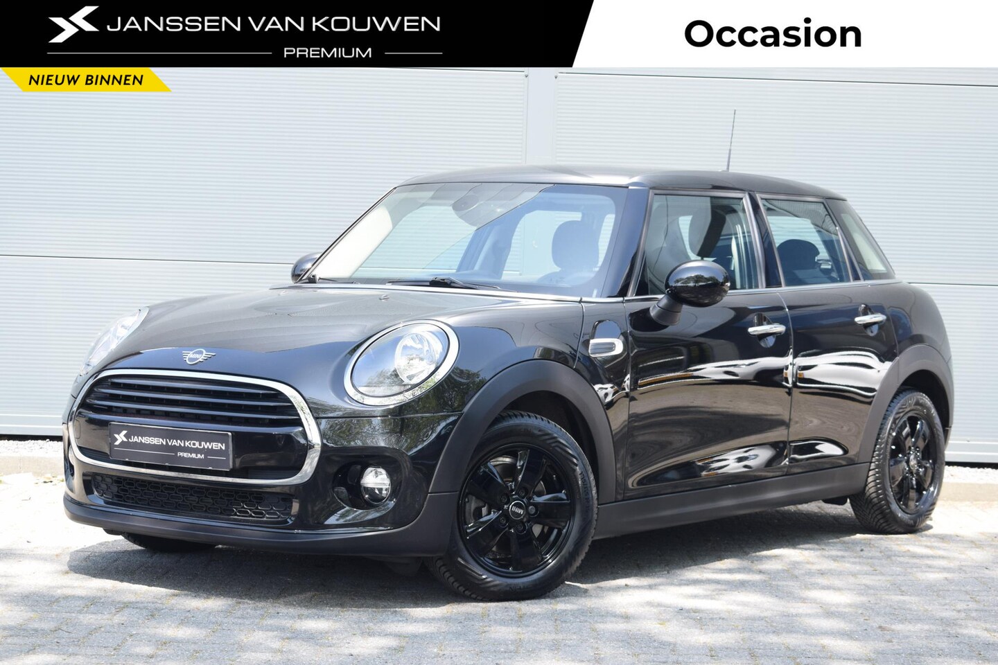 MINI Cooper - 1.5 Business Edition | Navi | Bluetooth | Uitstraling - AutoWereld.nl
