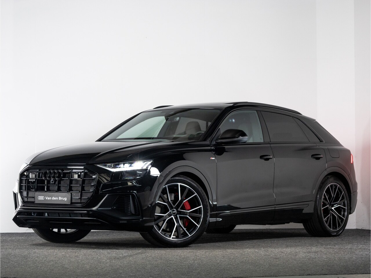 Audi Q8 - S-Line 60 TFSI e Quattro 462 PK Competition | Matrix HD LED | Panoramadak | Supersportzete - AutoWereld.nl