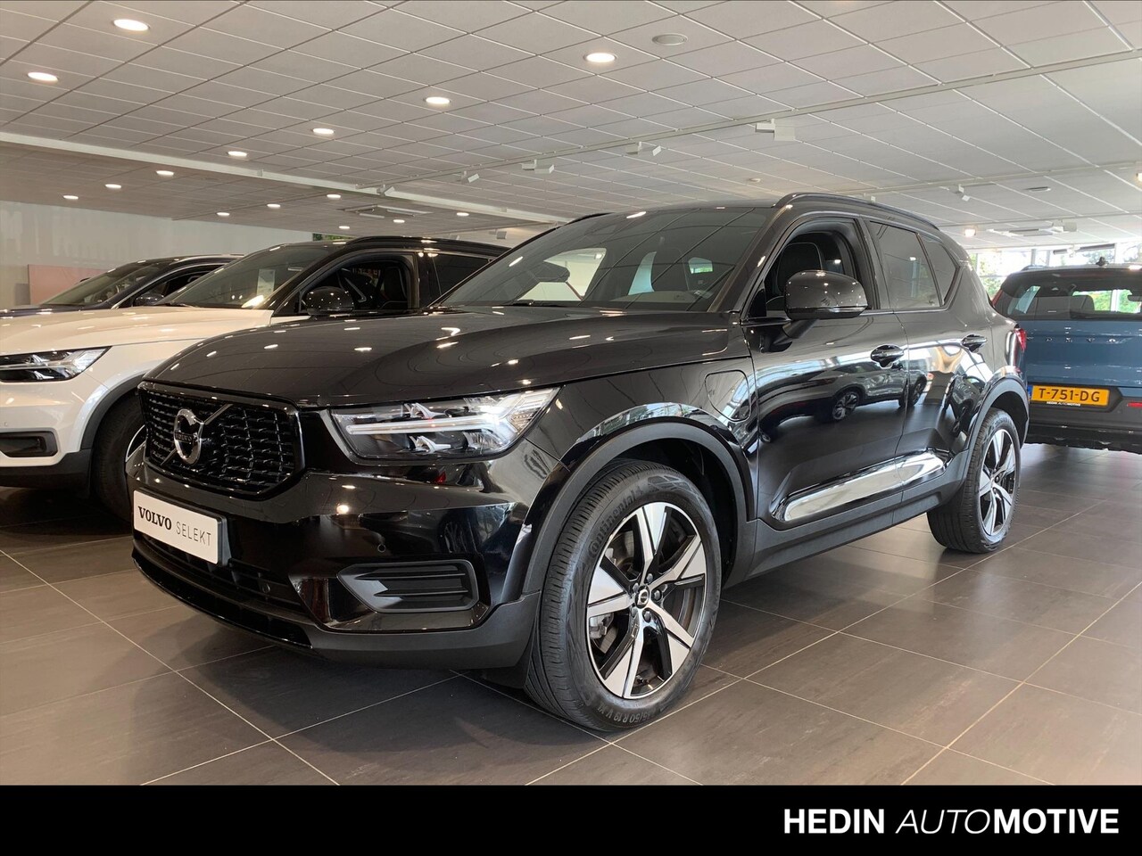 Volvo XC40 - 1.5 T5 Recharge R-Design | Pano. dak | Trekhaak | Camera | Nubuck - AutoWereld.nl