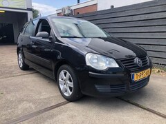 Volkswagen Polo - 1.2 Trendline TE KOOP ; ZEER NETTE 5 DEURS VW POLO NIEUWE APK TOT MEI 2024