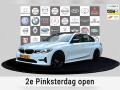 BMW 3-serie - 320i High Executive Edition Carplay_Leder_Navi_19'' LMV