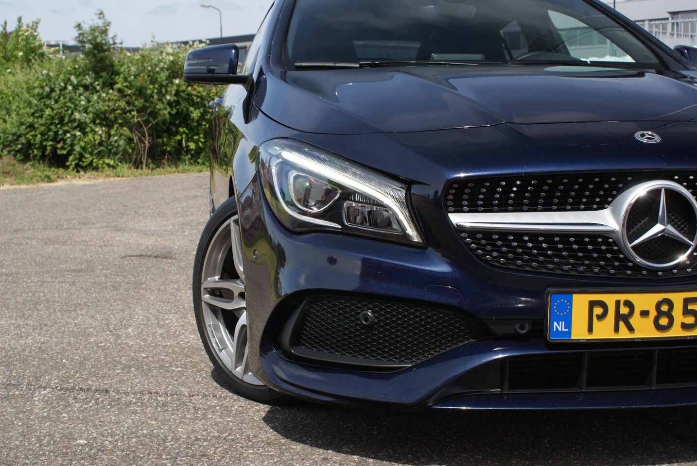 MercedesBenz CLAklasse Shooting Brake 180 d Shooting Brake ///AMG