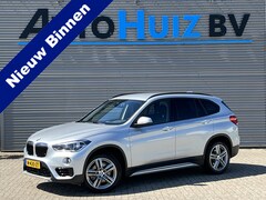 BMW X1 - xDrive20i 192 PK Sport Line LED 18 inch Achteruitrijcamera PDC Stoelverwarming