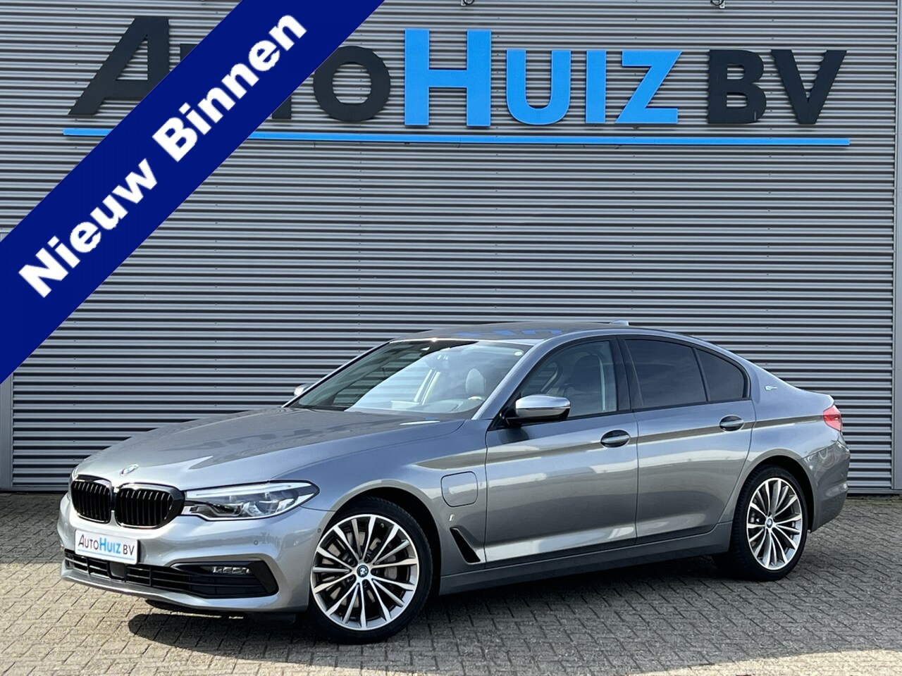 BMW 5-serie - 530e iPerformance Executive Sport Line LED PDC ACC Navi Pro Achteruitrijcamera Display key - AutoWereld.nl