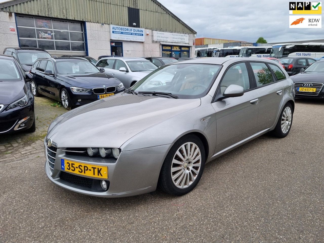 Alfa Romeo 159 Sportwagon - 2.2 JTS Distinctive NAV.+ Clima Bj:2006 NAP! - AutoWereld.nl