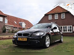 BMW 3-serie Touring - 330i High Executive | M-pakket | 6-cilinder | Sportstoelen | Complete Historie | Navigatie