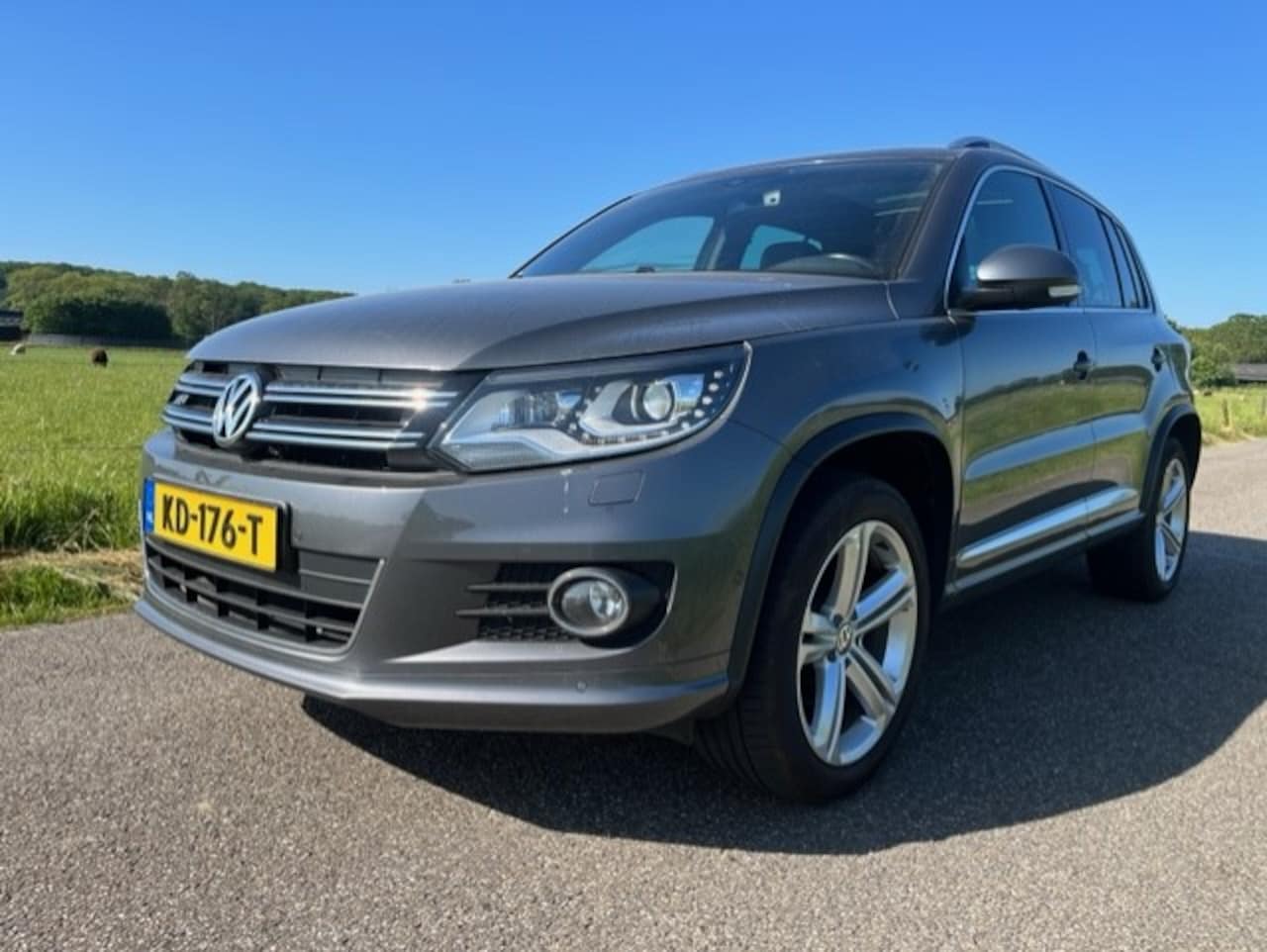 Volkswagen Tiguan - 2.0 TDI 110pk BMT R-Line Edition - AutoWereld.nl