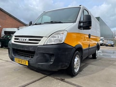 Iveco Daily - 35 S 12 300 L1H1 Trekhaak