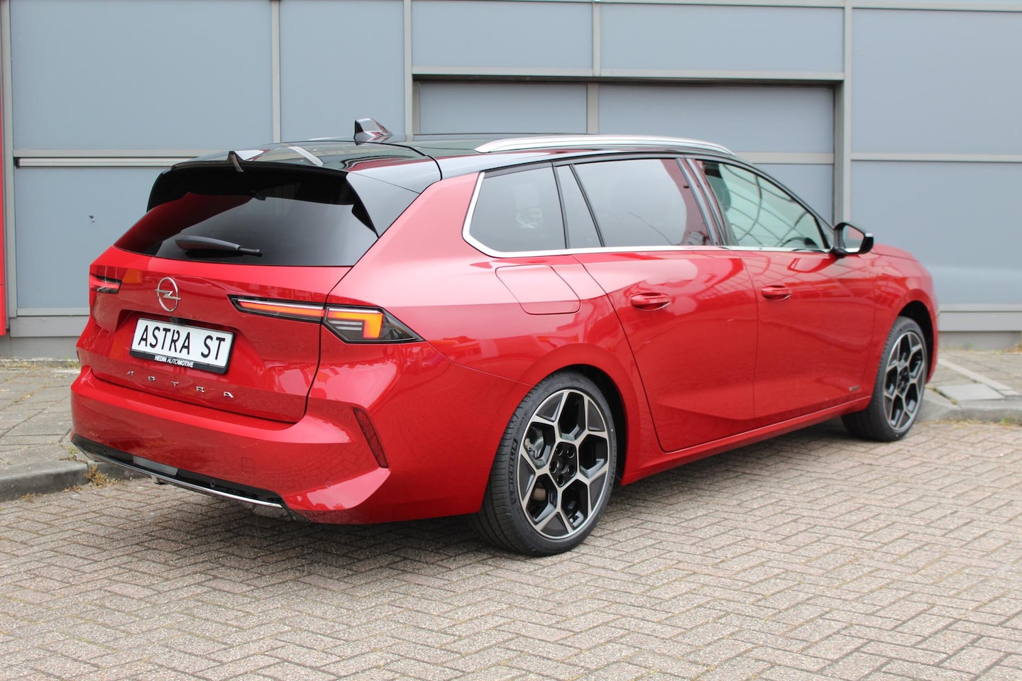 opel-astra-sports-tourer-1-2-turbo-130pk-level-4-automaat-alcantara-ultimate-18-inch-pano-dak.jpg