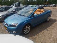 Ford Focus Coupé-Cabriolet - 2.0-16V Titanium