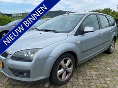 Ford Focus Wagon - 1.6-16V First Edition