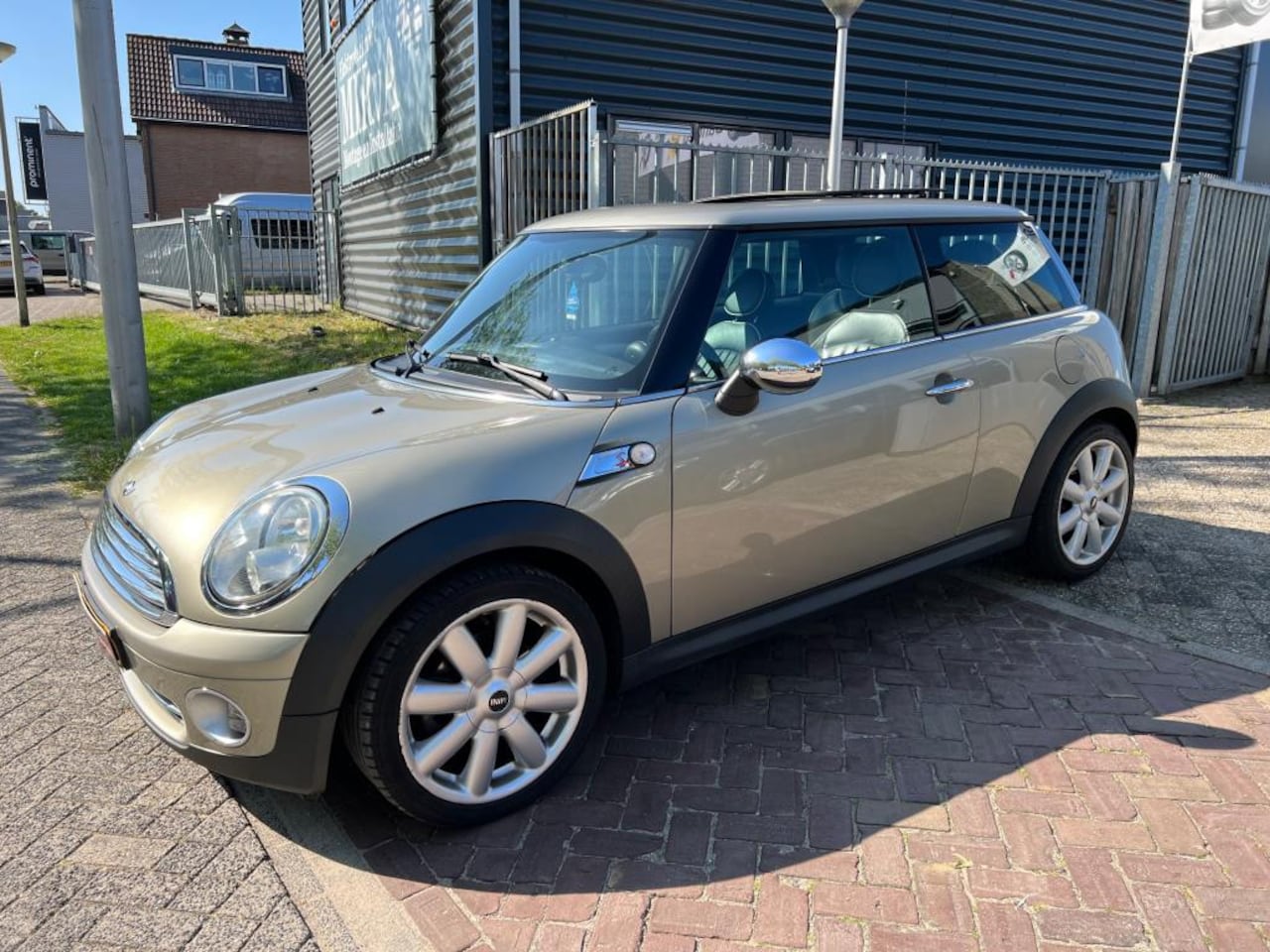 MINI Cooper - 1.6 Chili Airco/Leer/Panodak - AutoWereld.nl