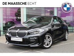 BMW 1-serie - 118i Executive M Sport Automaat / Panoramadak / Sportstoelen / Adaptieve LED / M Sportonde
