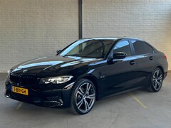 BMW 3-serie - 320e Sport | Rijklaar| Digitaal dashboard |Comfort stoelen | 19'' Individual velgen | LED