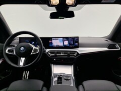BMW 3-serie Touring - 320e M Sportpakket / Widescreen Display / HIFI / 19" *Auto alleen op afspraak te bezichtig