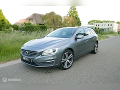 Volvo V60 - 2.0 T4 AUT Momentum / Navi / Trekhaak / Xenon