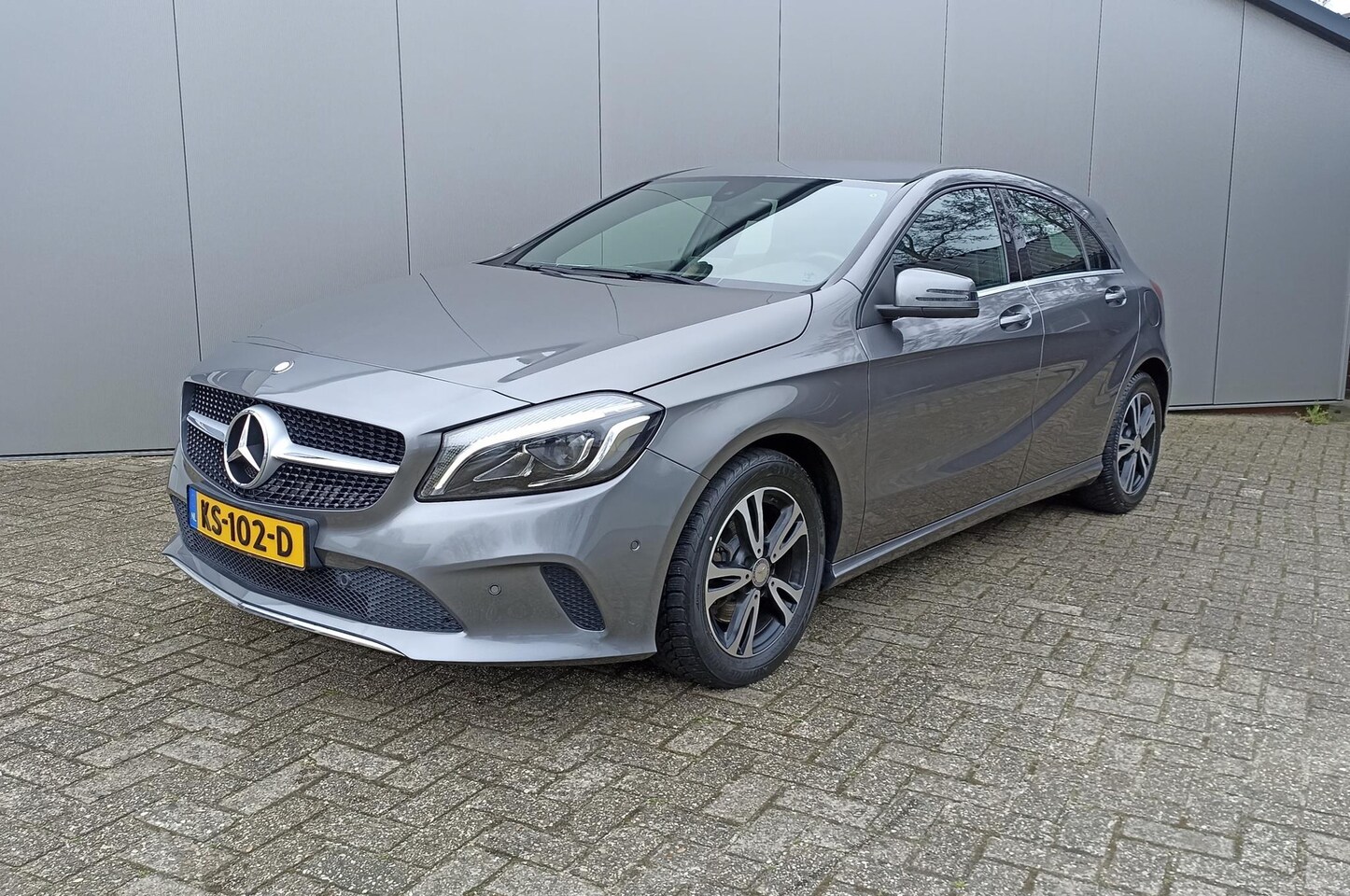 Mercedes-Benz A-klasse - 180 Ambition | Navi | LED | Airco - AutoWereld.nl