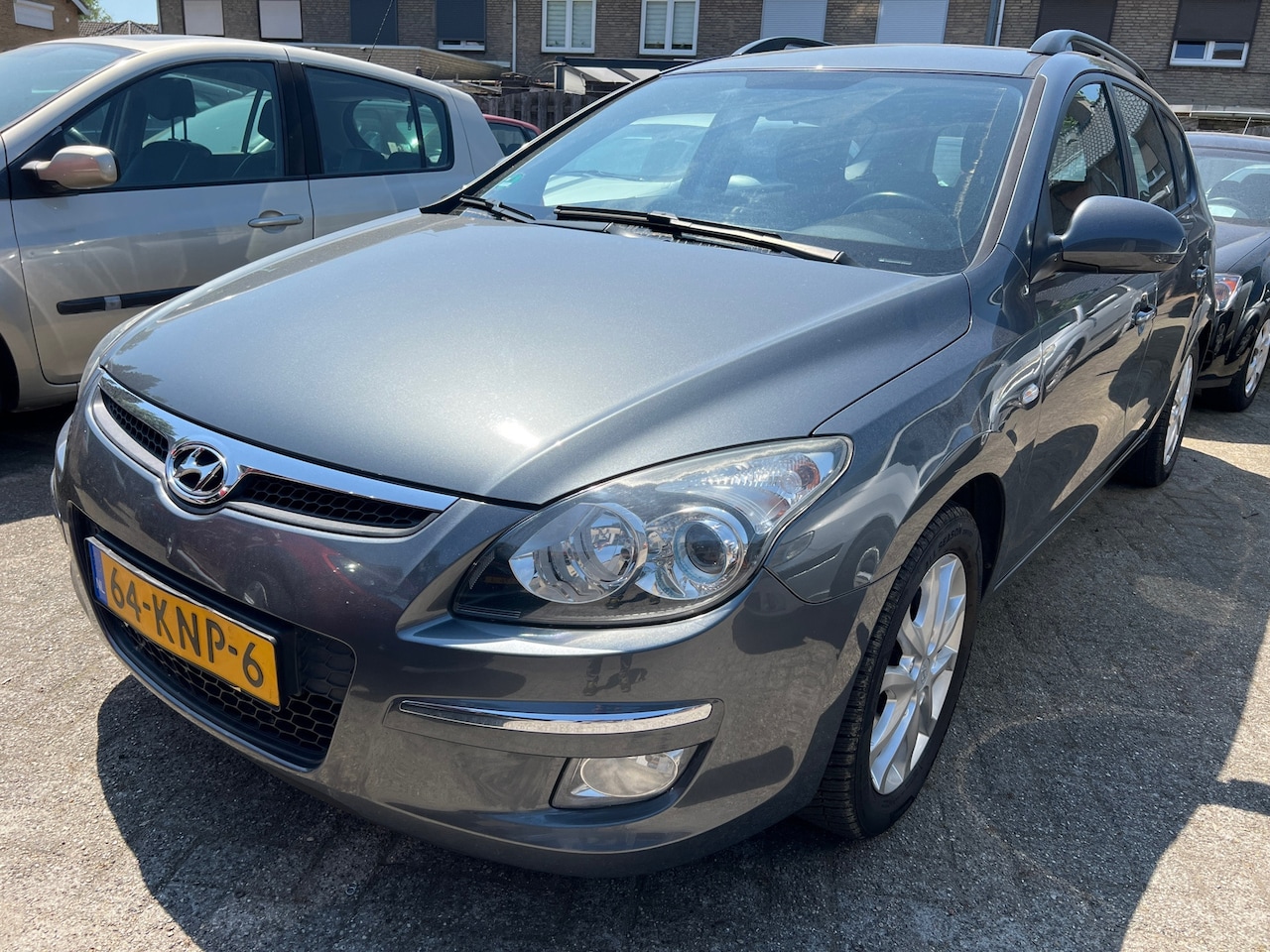 Hyundai i30 CW - 1.6i Dynamic AIRCO - AutoWereld.nl