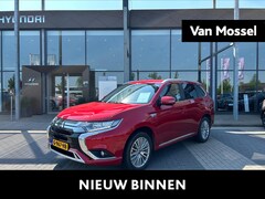 Mitsubishi Outlander - 2.4 PHEV Pure+ PHEV Pure Keyless-entry | Carplay | Camera | Trekhaak |