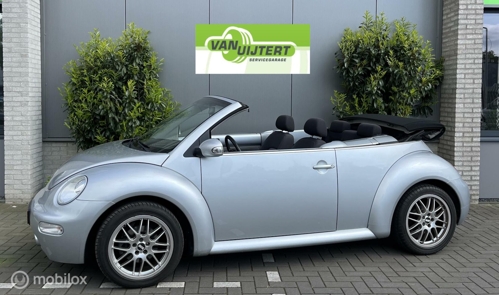 Volkswagen New Beetle Cabriolet - 2.0 Highline Airco - AutoWereld.nl