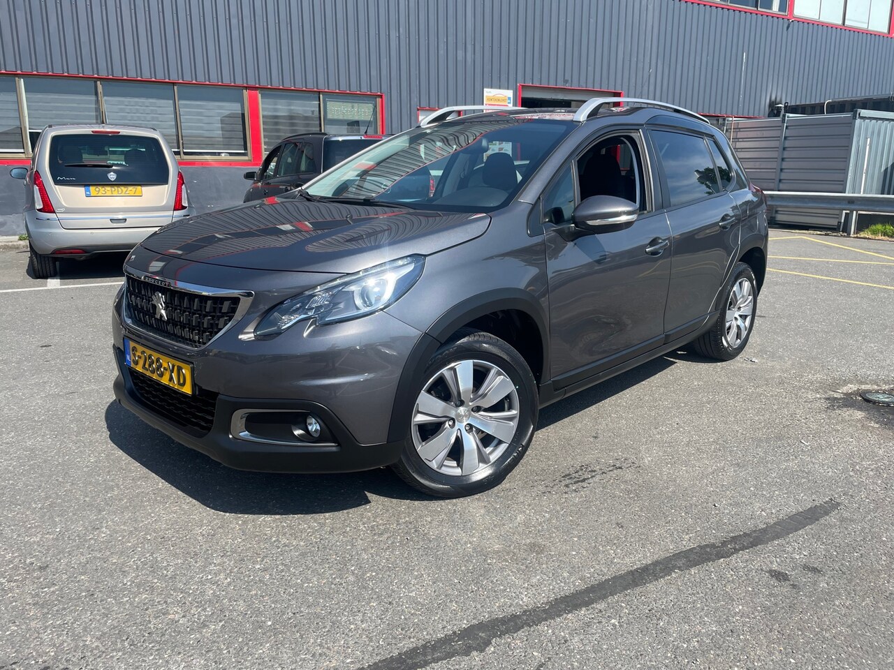 Peugeot 2008 - 1.2 PureTech Allure / LAGE KM / AIRCO /SP VLG / OHB / - AutoWereld.nl