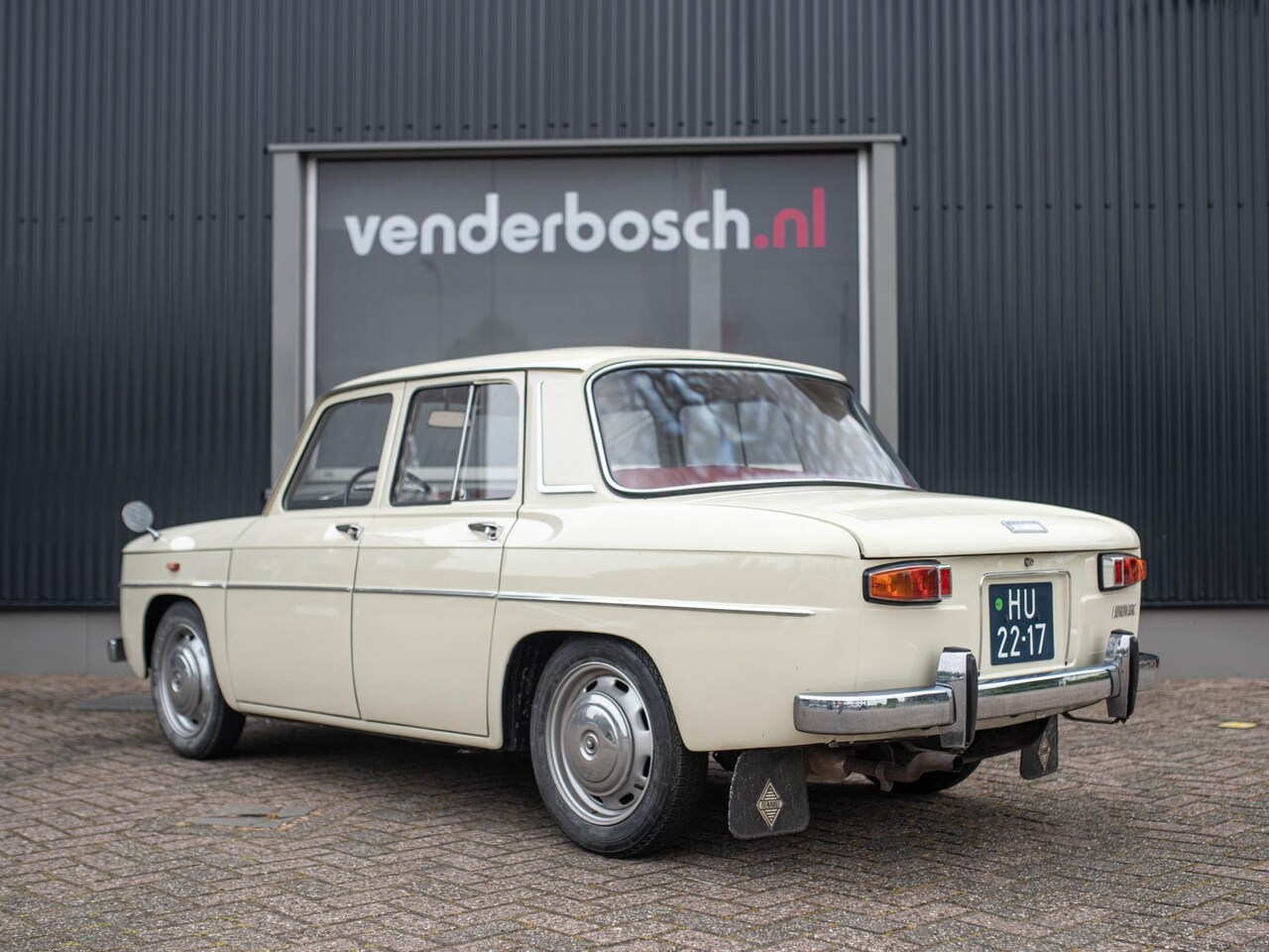 renault-8-r1130-automatic-de-luxe.jpg