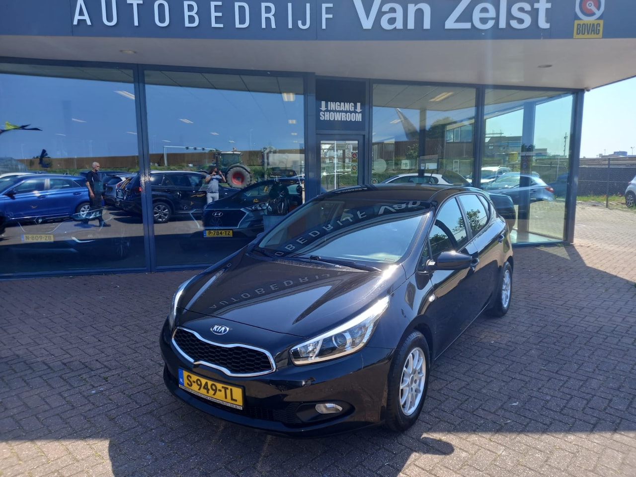 Kia Cee'd - 1.4 CVVT Comfort Pack 1.4 CVVT Comfort Pack, Airco, Multimedia systeem, Elektrische ramen, Elektrische spiegels - AutoWereld.nl