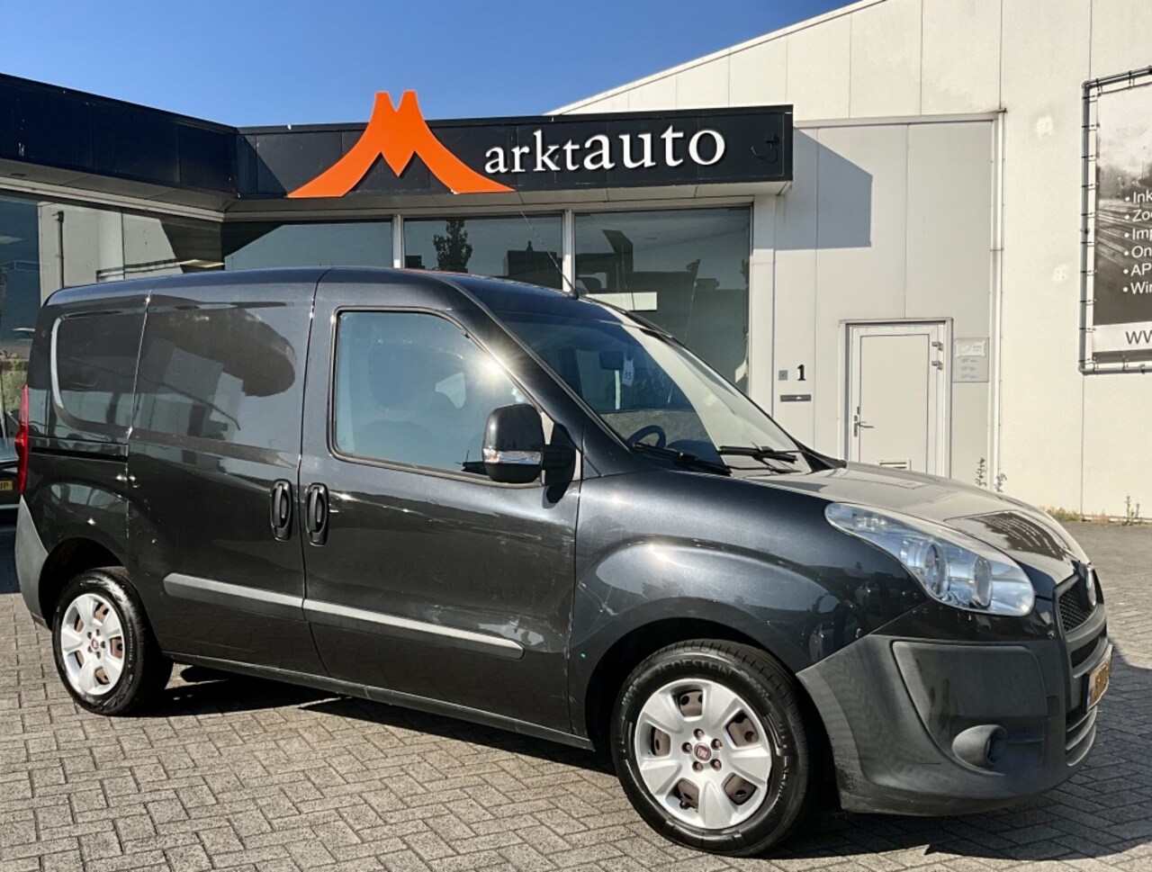 Fiat Doblò Cargo - 1.3 M-Jet SX Nieuwe APK !! Schuifdeur Airco Parkeersensoren Trek - AutoWereld.nl